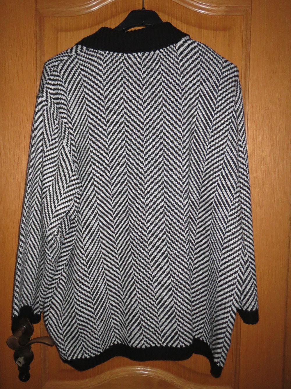 Strickjacke, Gr.50/XL, schwarz-weiß