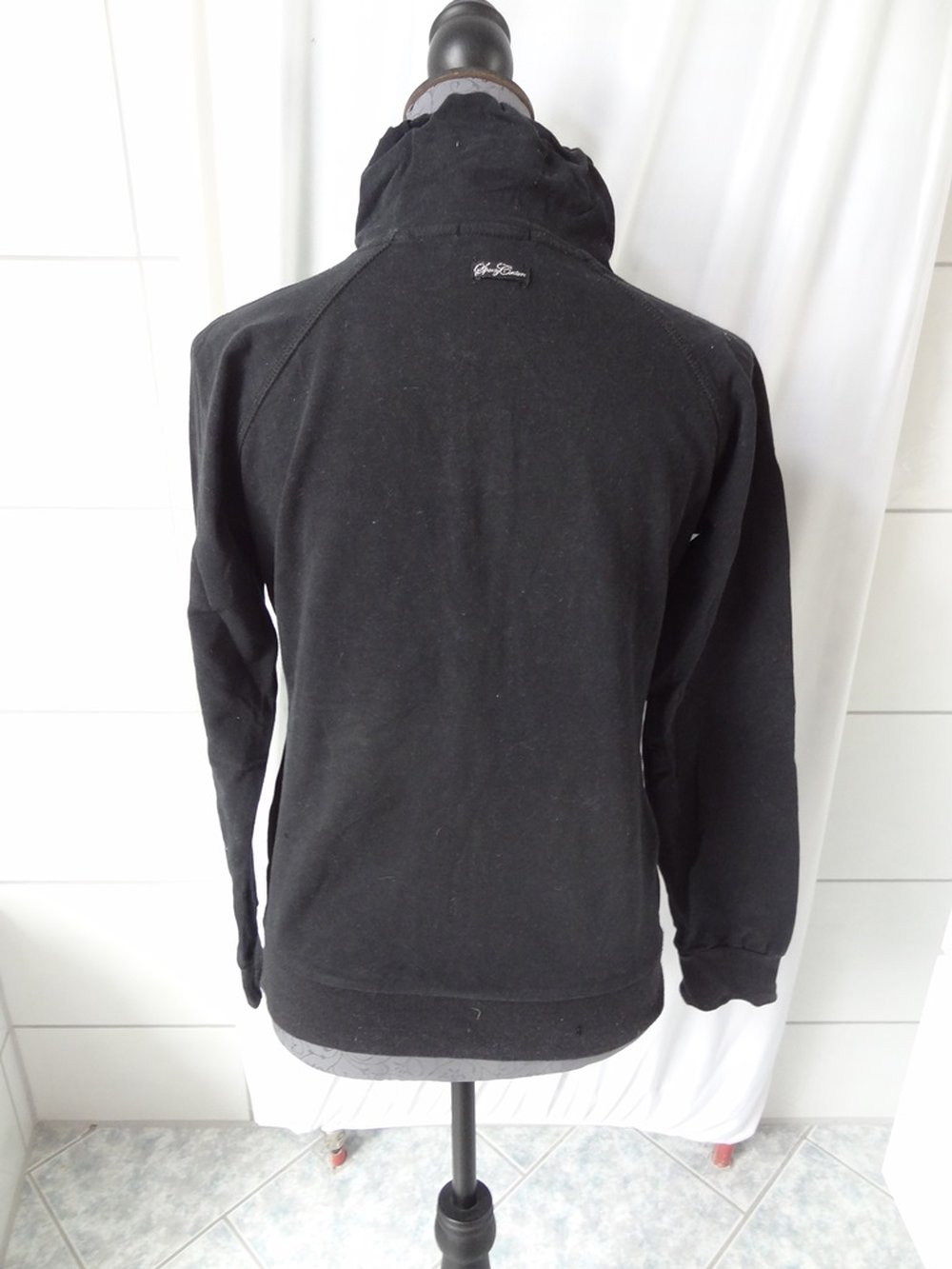 Schwarze Sweatyjacke Weste langärmlig mit Reißverschluss