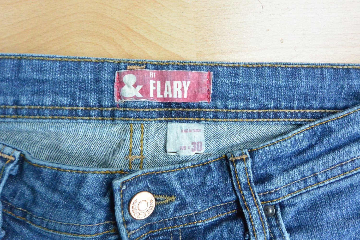 Schöne Schlaghose von H&M Fit Flary, W30, Damen