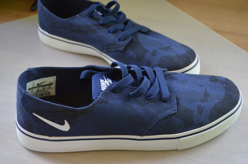 blaue Nike Sniker