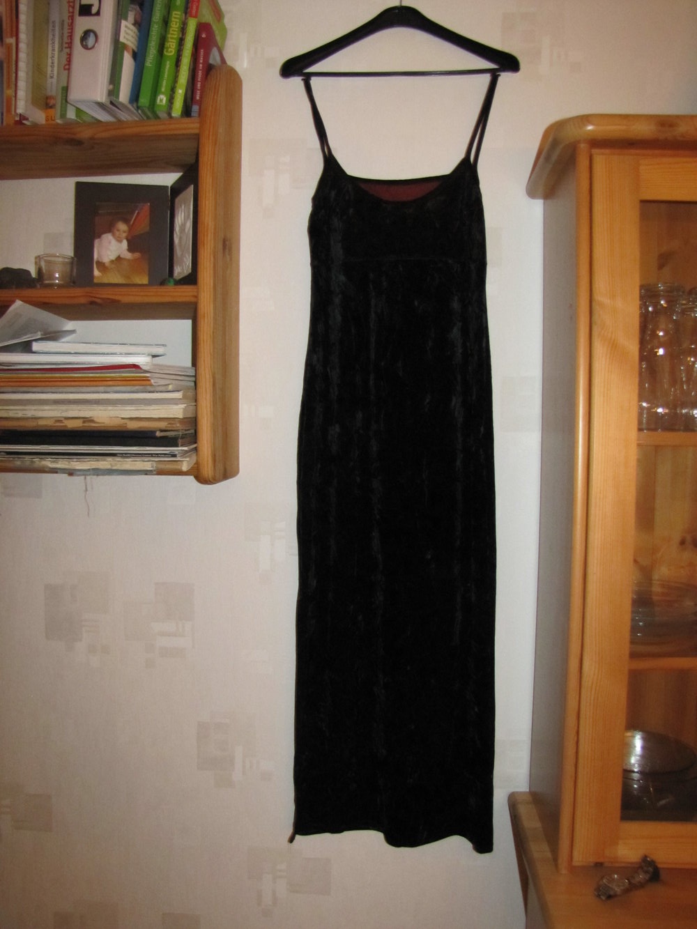 Elegantes und schlichtes Abendkleid aus Samt Gr. S