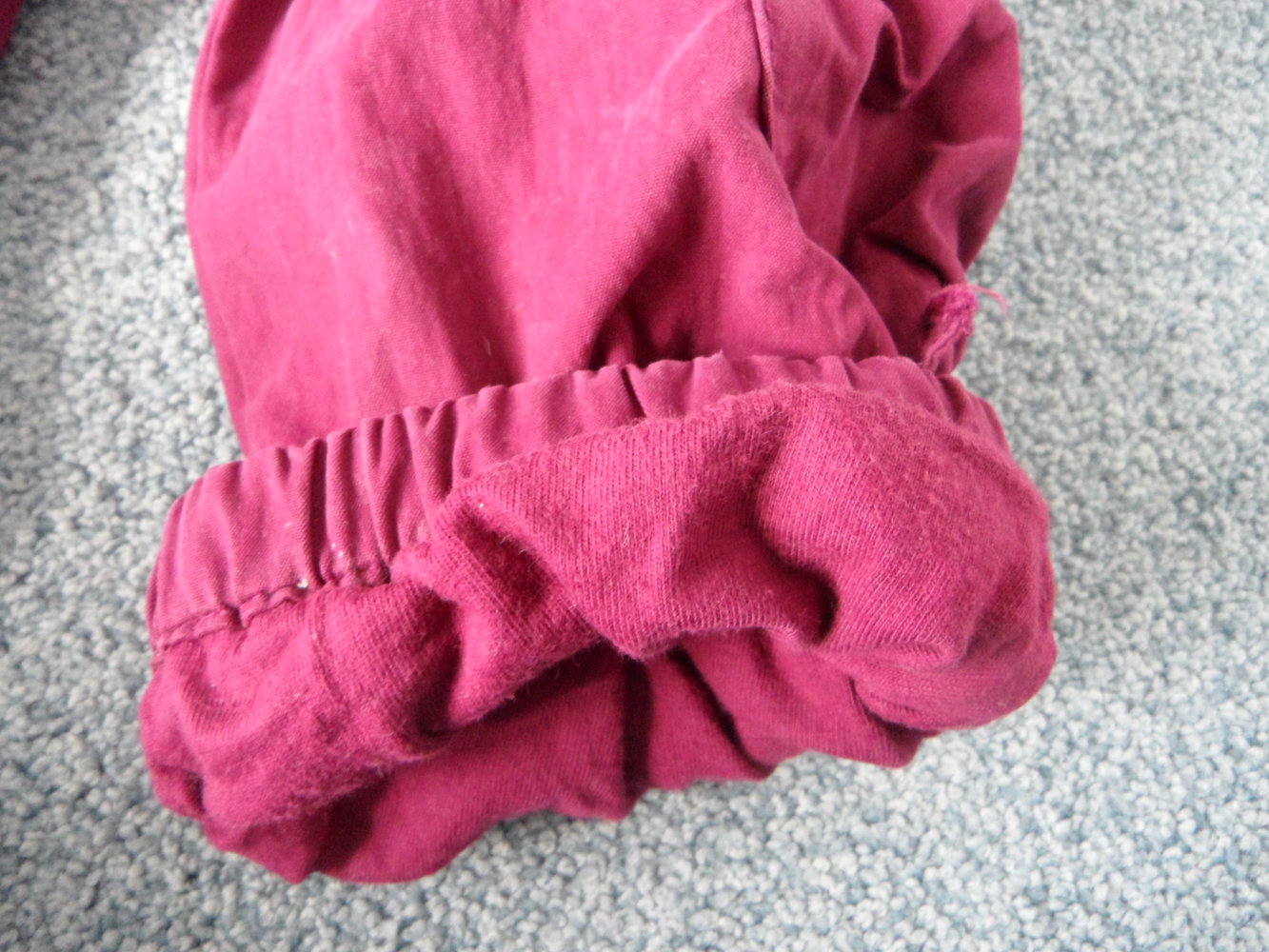 Hema süße beerenfarbene Übergangs-Hose gefüttert