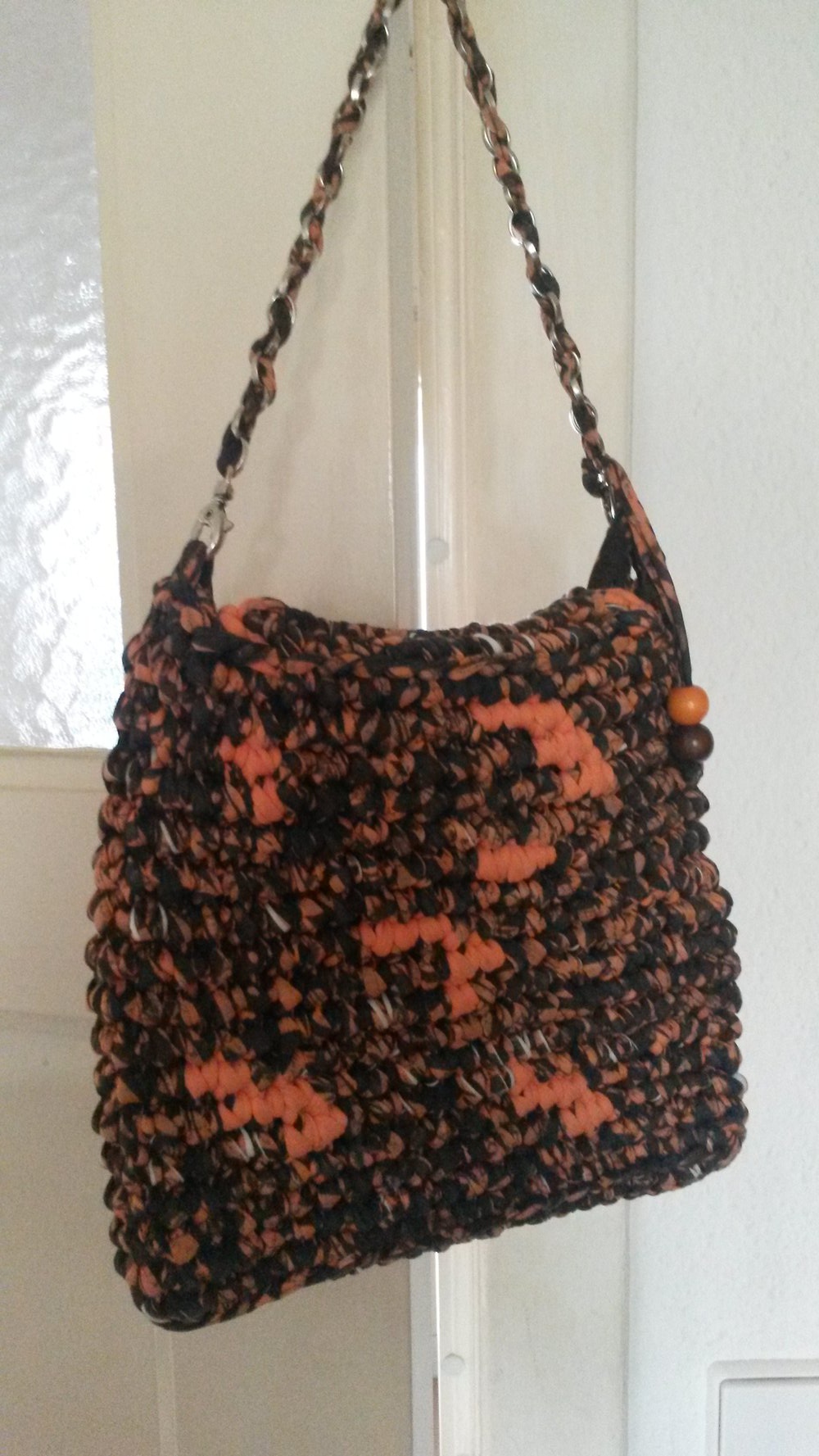 Handgemachte Orange / Schwarze Umhängetasche