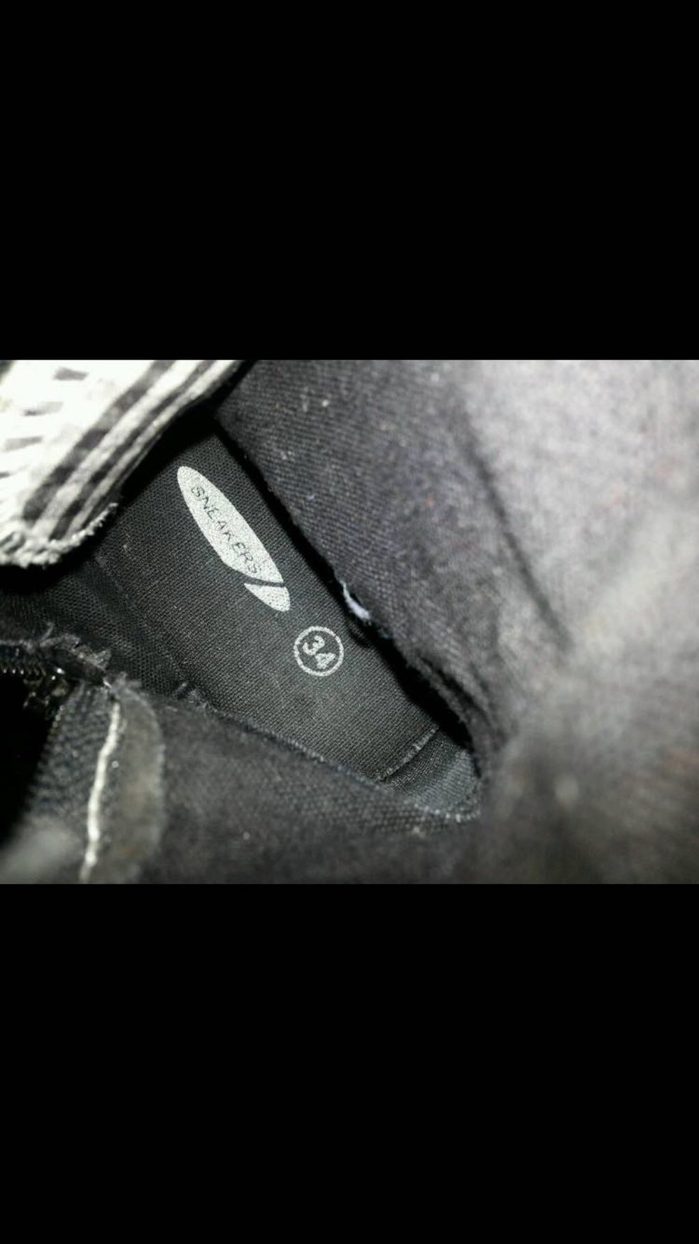 Sneaker in schwarz weiß 