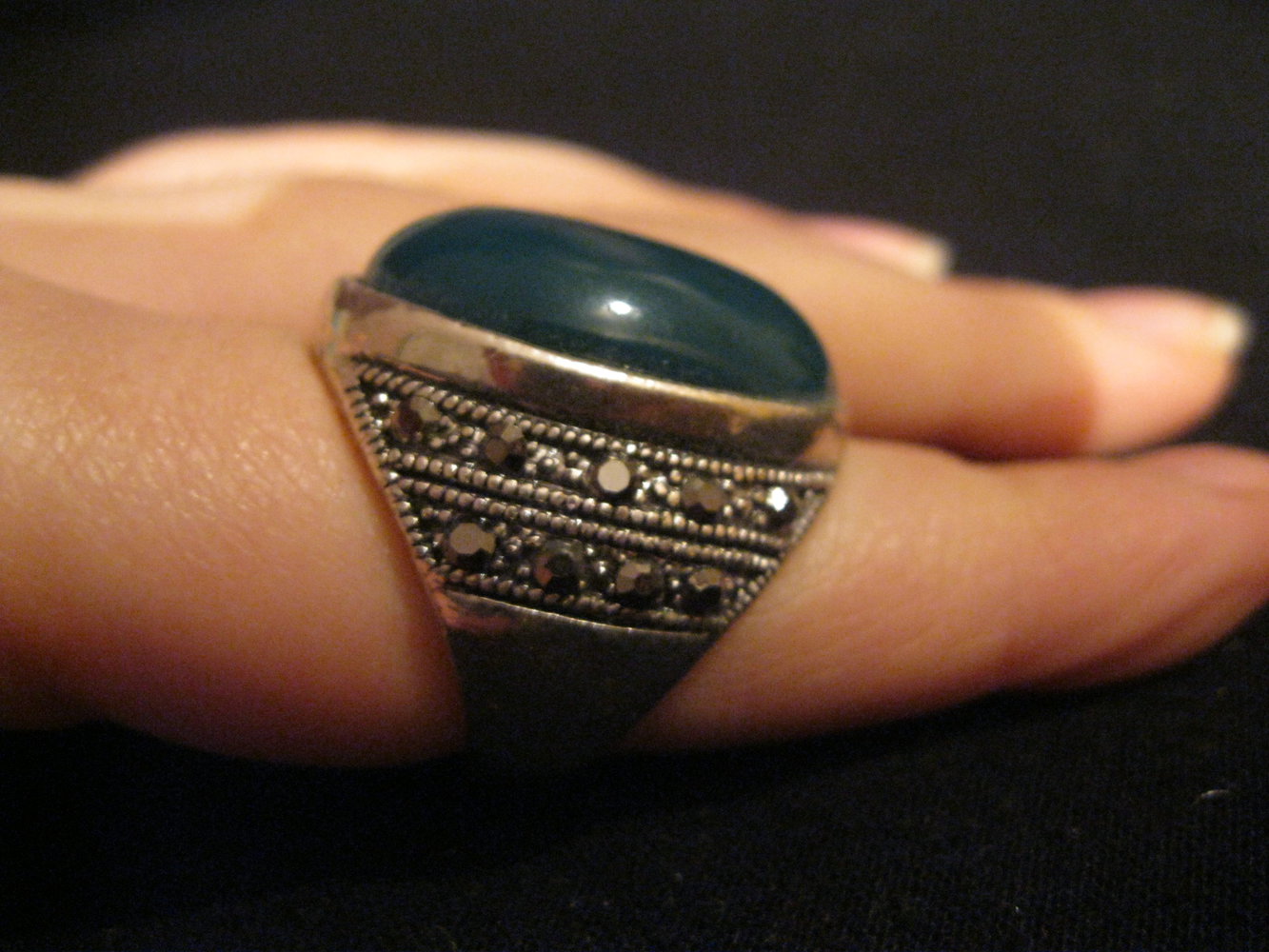 Statement Ring mit großem Grünen Stein