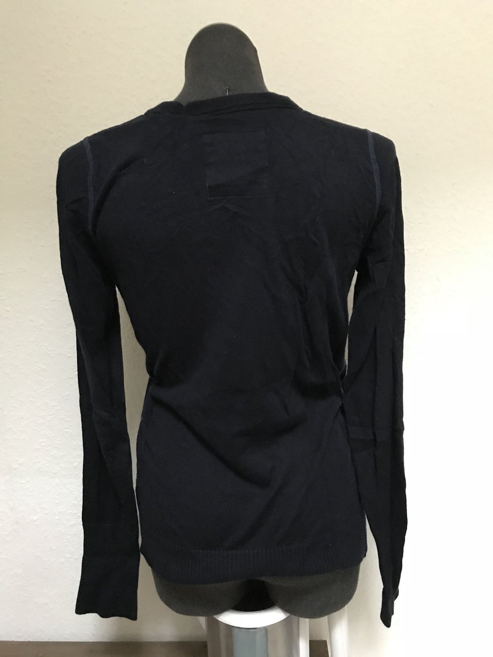 Schöner Hollisterpullover mit V-Ausschnitt