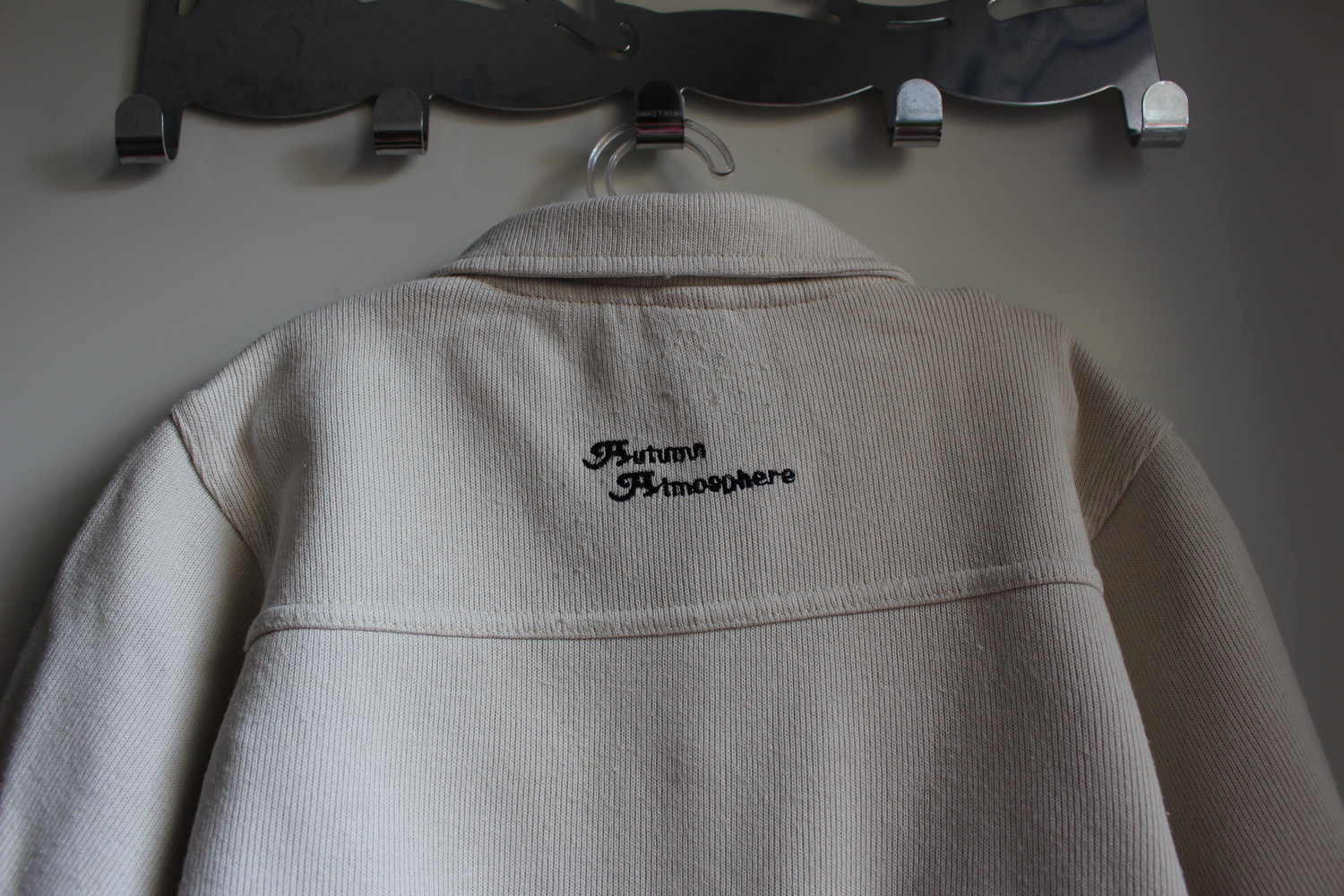 172. Hemdbluse aus Sweatware, beige, Gr. 128