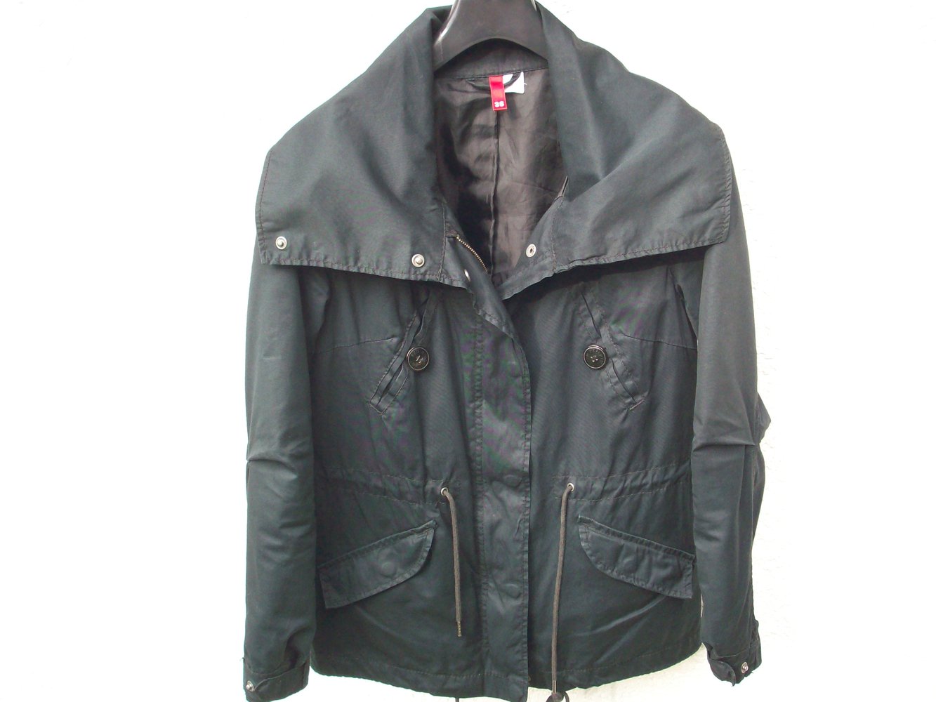 Schwarze Divided Jacke Gr 36