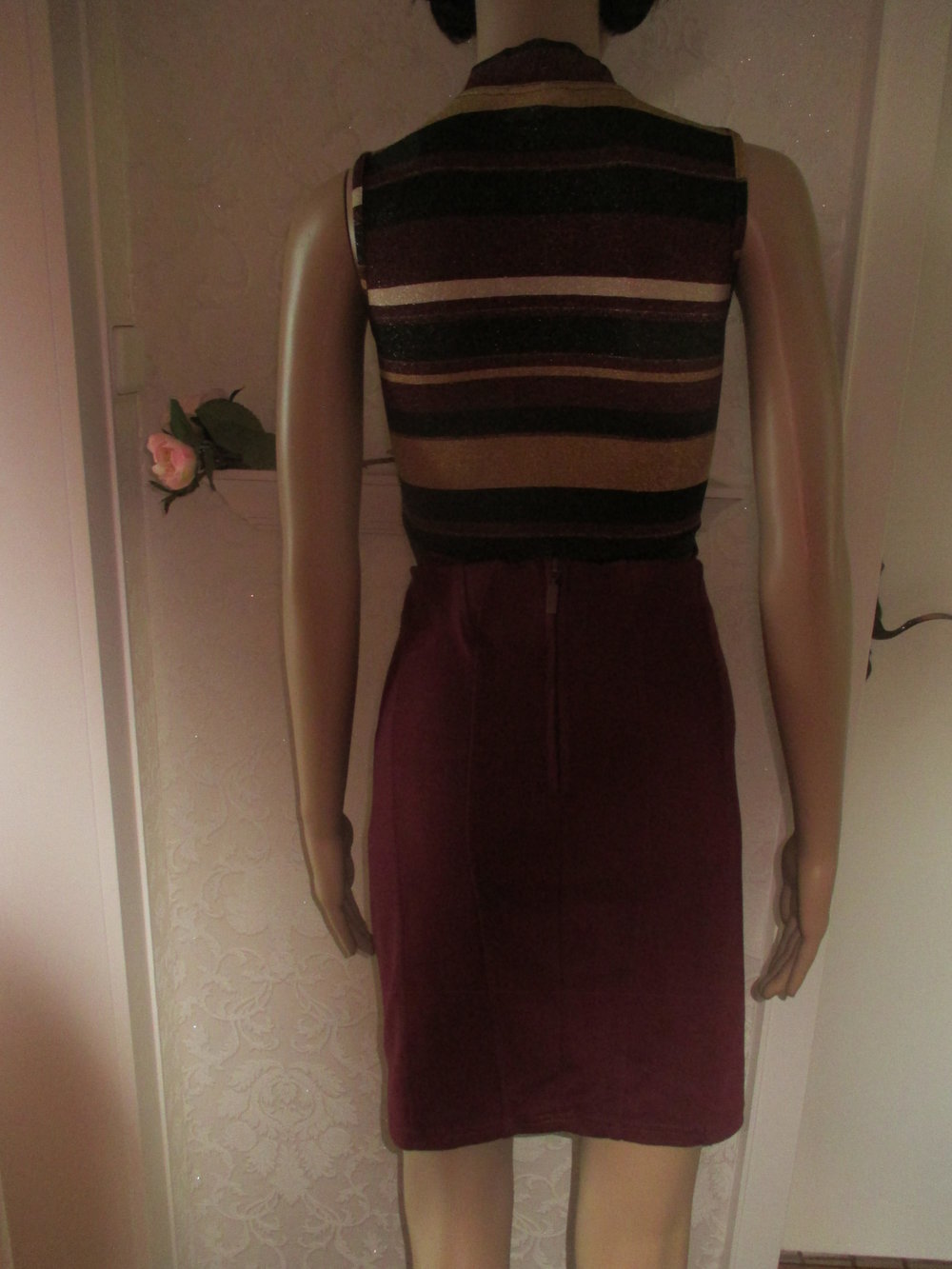 NEUw * Original VINTAGE * Club- Style * DESIGNER * Etui * Bleistift * Shift * High Waist * Mini- Rock * Gr. 36- 38/ S * bordaux * wein- dunkel- rot * gold *