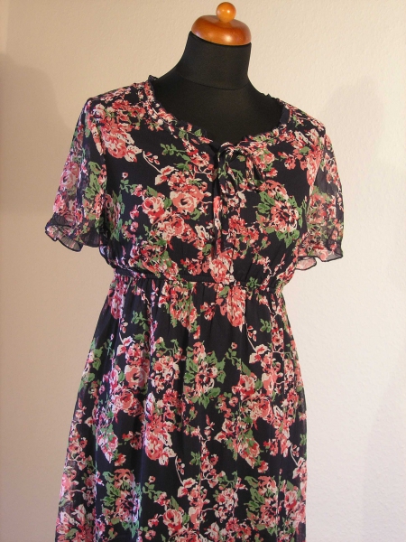 Blumiges Sommerkleid