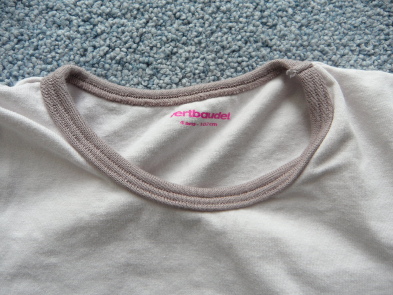 Vertbaudet zuckersüßes Halbarm-Unterhemd Gr. 102 Sterne