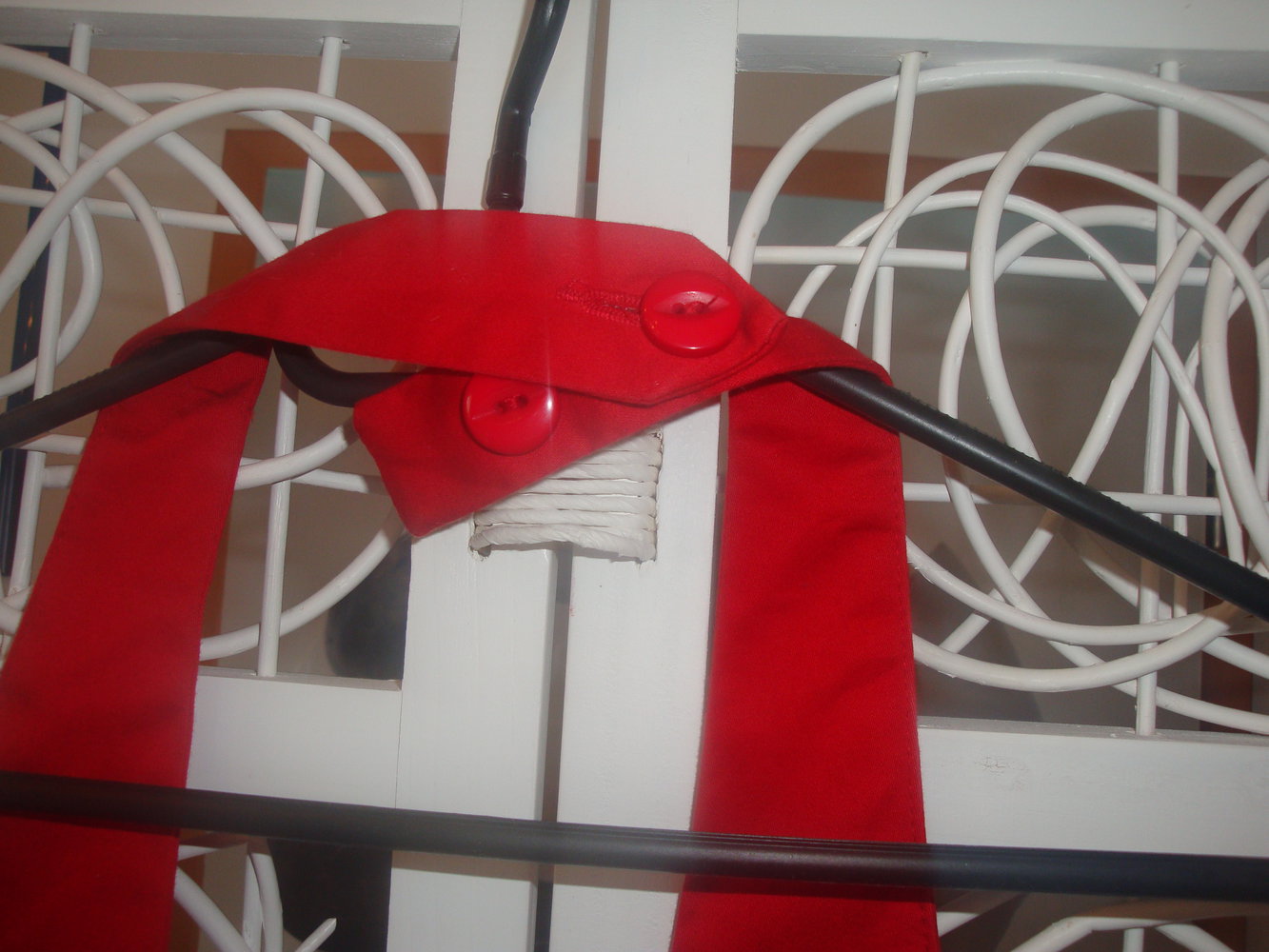 rote Neckholderweste