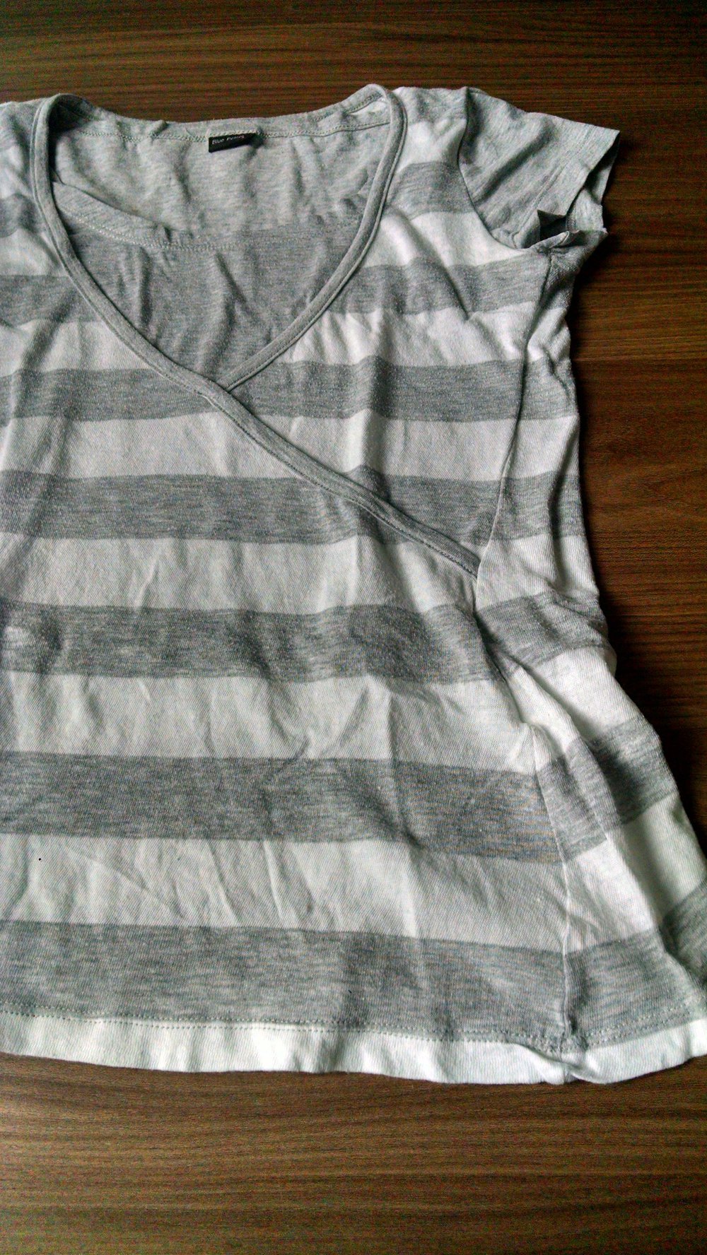 T-Shirt hellgrau-weiß