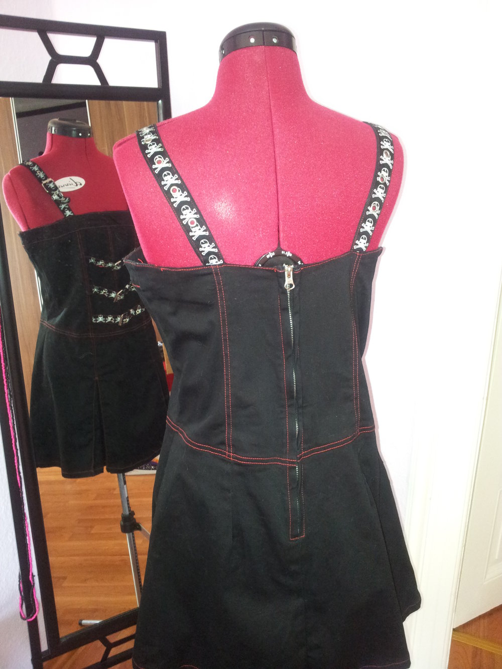 Gothic, Emo, Steampunk, Punk Minikleid, schwarz mit Skull Größe L –XL