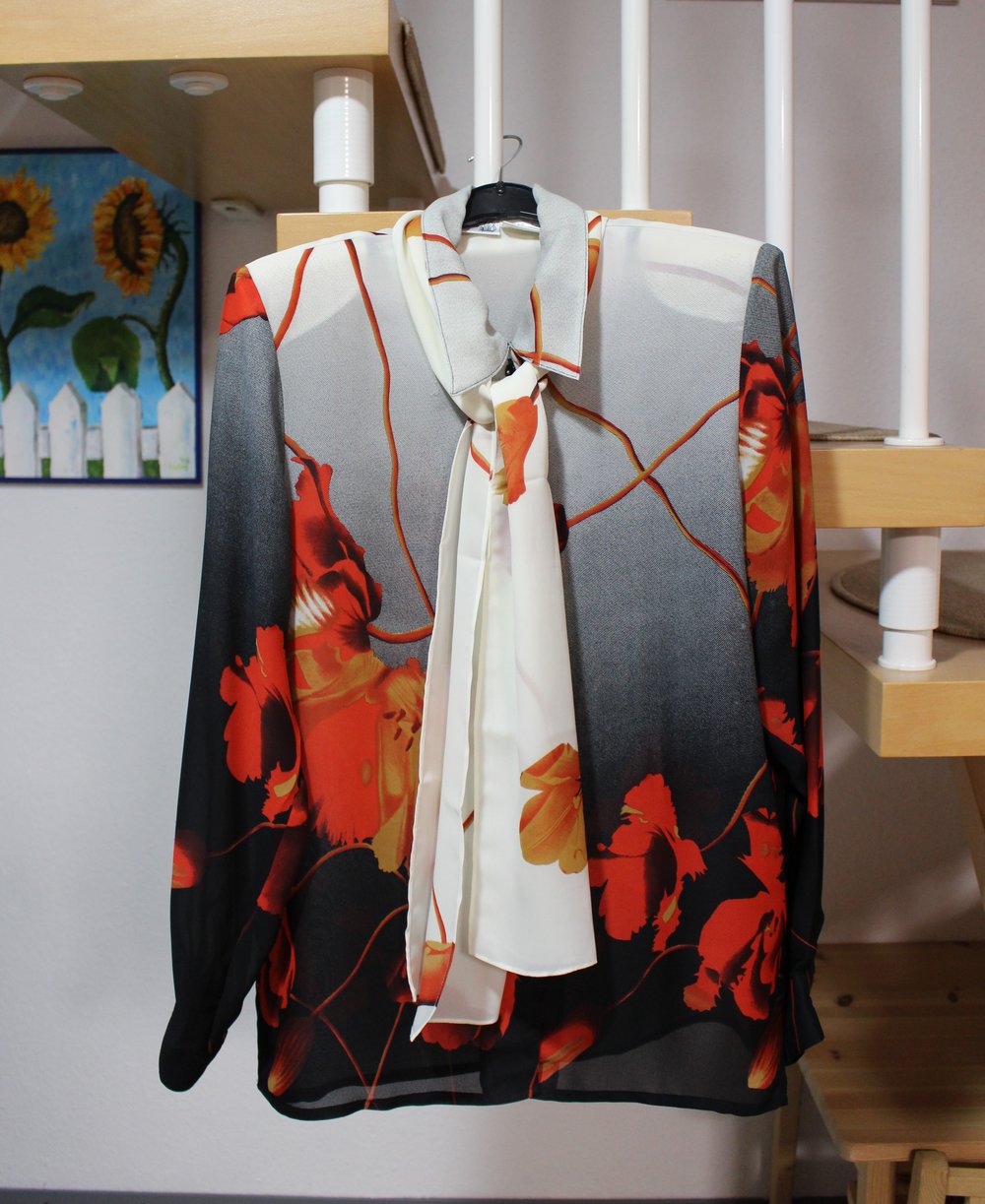 342. Retro-Bluse mit Schal/Schleife von Chris JB, Gr. 38-40
