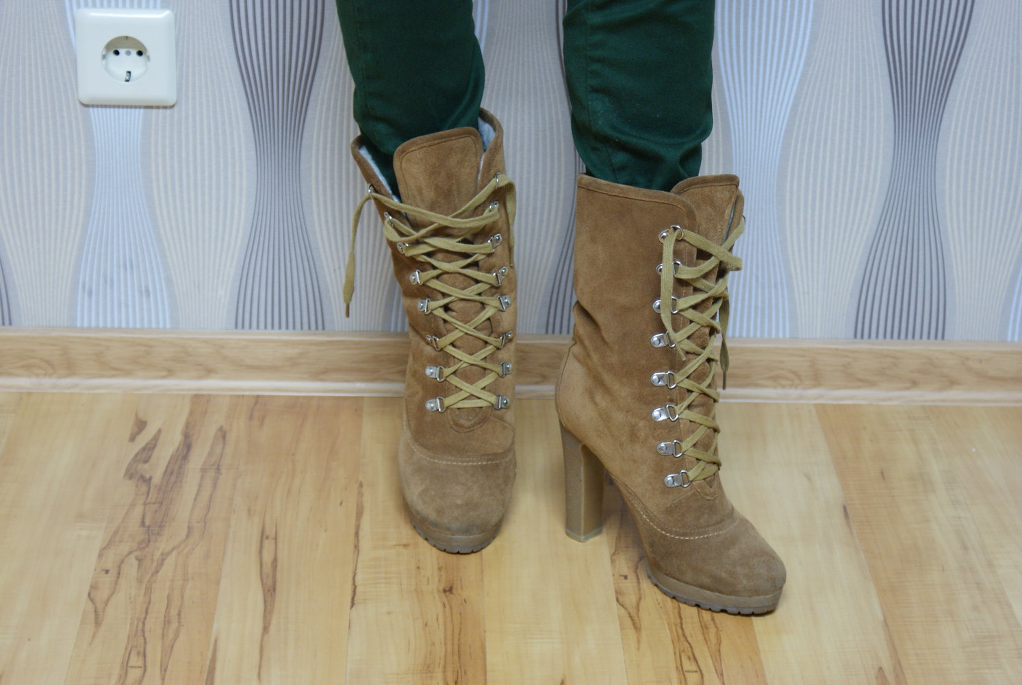 Bequeme Wildlederschuhe