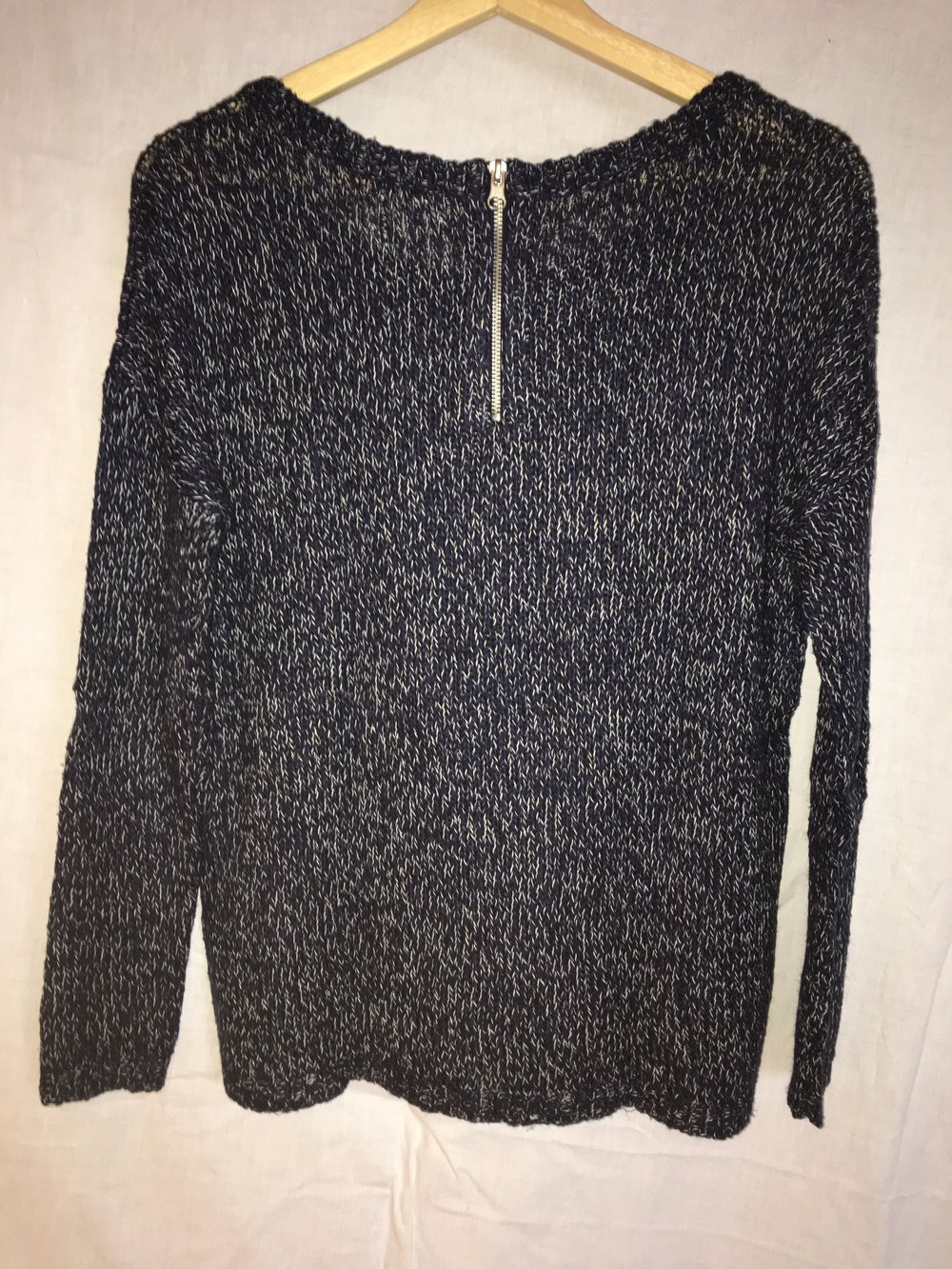 blauweißer Pullover