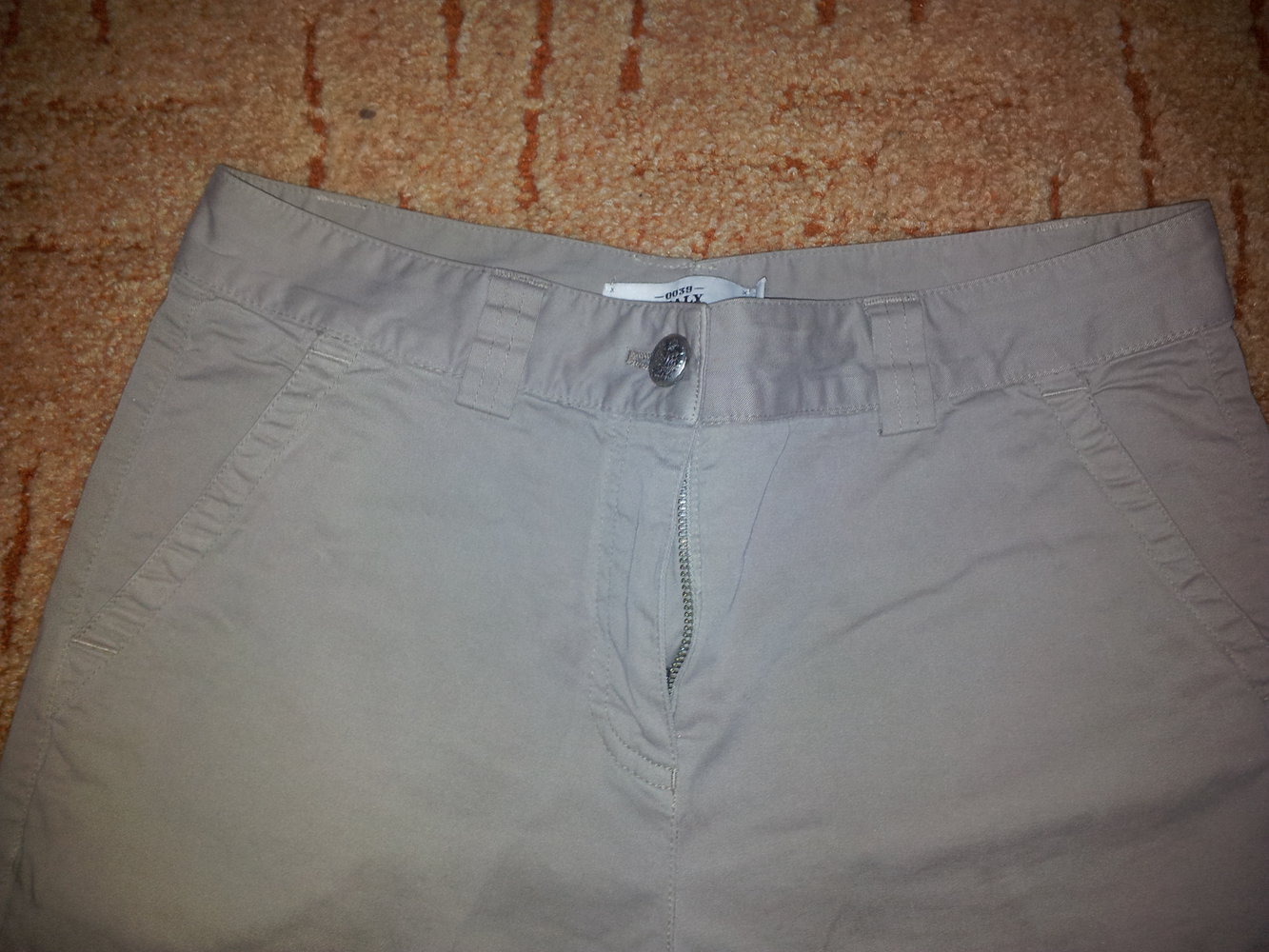 Hose Gr. S beige neuwertig