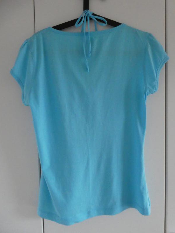 NEU – QS by s.Oliver – T-Shirt, hellblau mit weiß gepunktetem Innentop