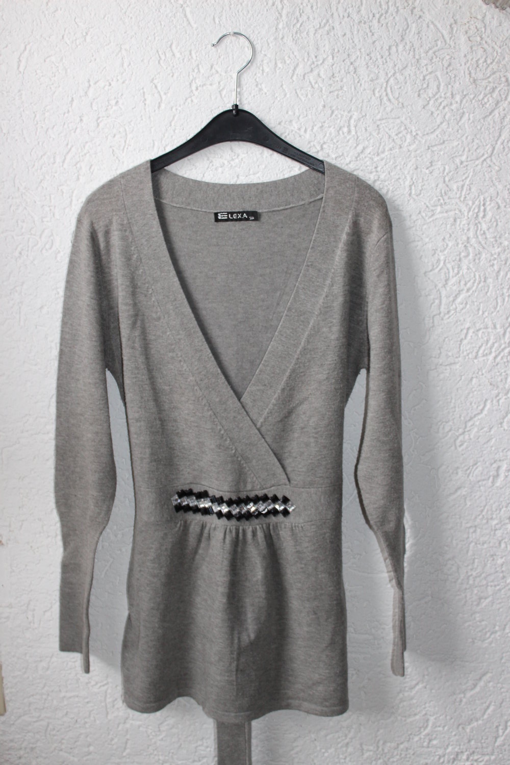 Schöner Pullover für die Herbst- und Winterzeit