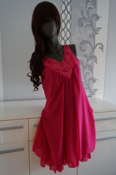 Schönes Kleid mit Blumen bestickt pink magenta ausgez. M / L 38 40 passt jedoch auch bei 42 XL