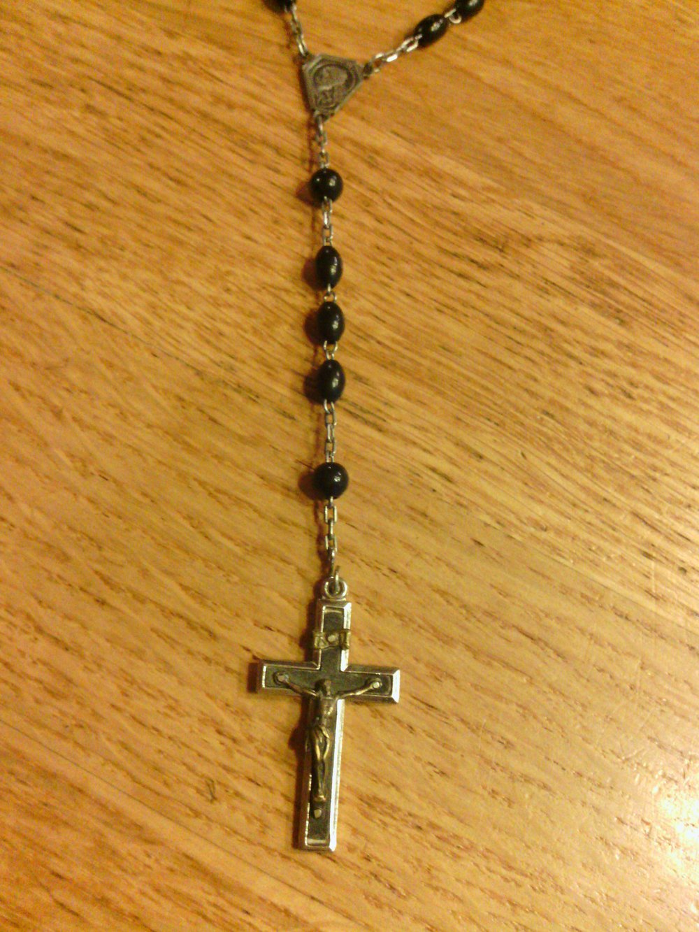 schöner Rosenkranz, Perlen, Kreuz