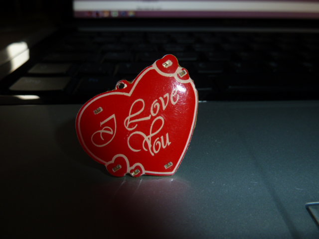 blinkendes Herz / Anstecker / Pin