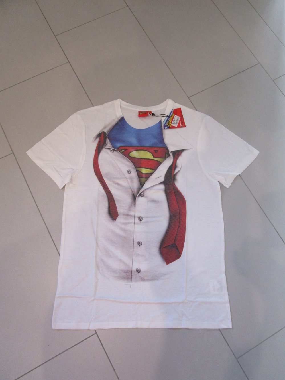 T-Shirt mit Superman-Aufdruck, Größe M, neu mit Etikett