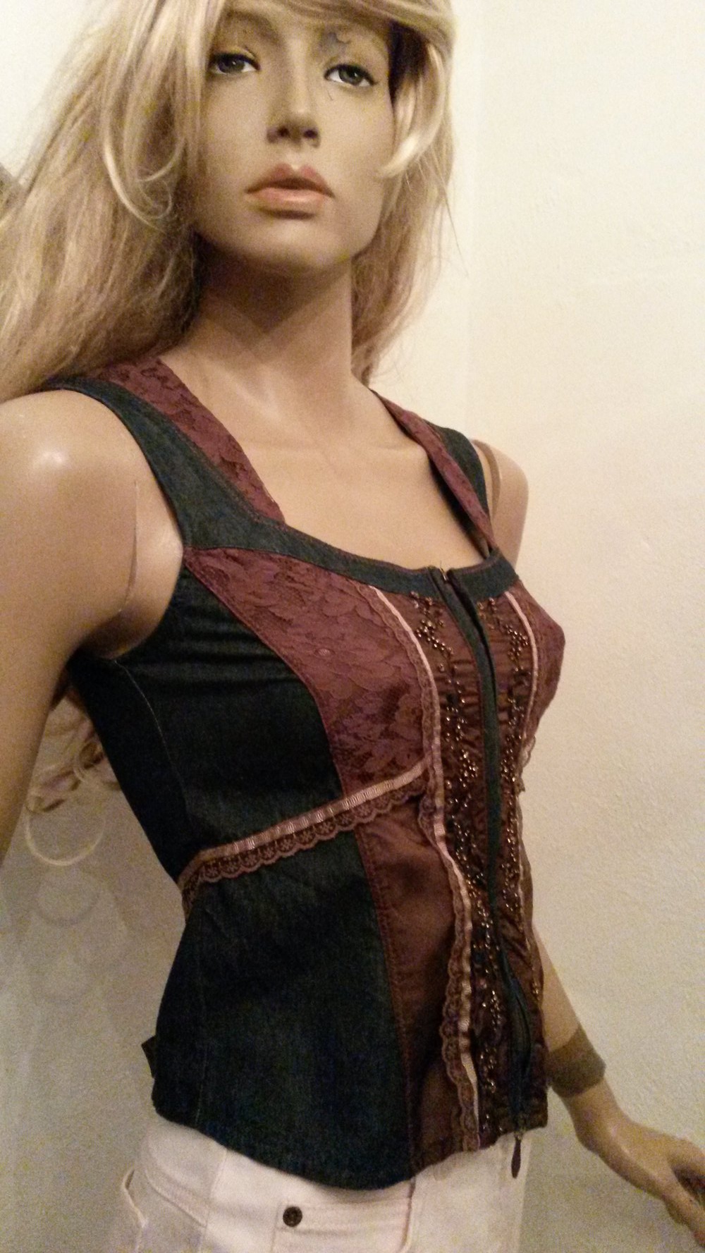 Corsagen-Top mit Spitze und Perlenstickereien 