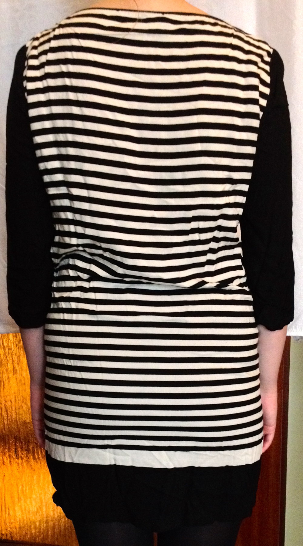 Wunderschönes Kleid mit Streifenmuster von Zara