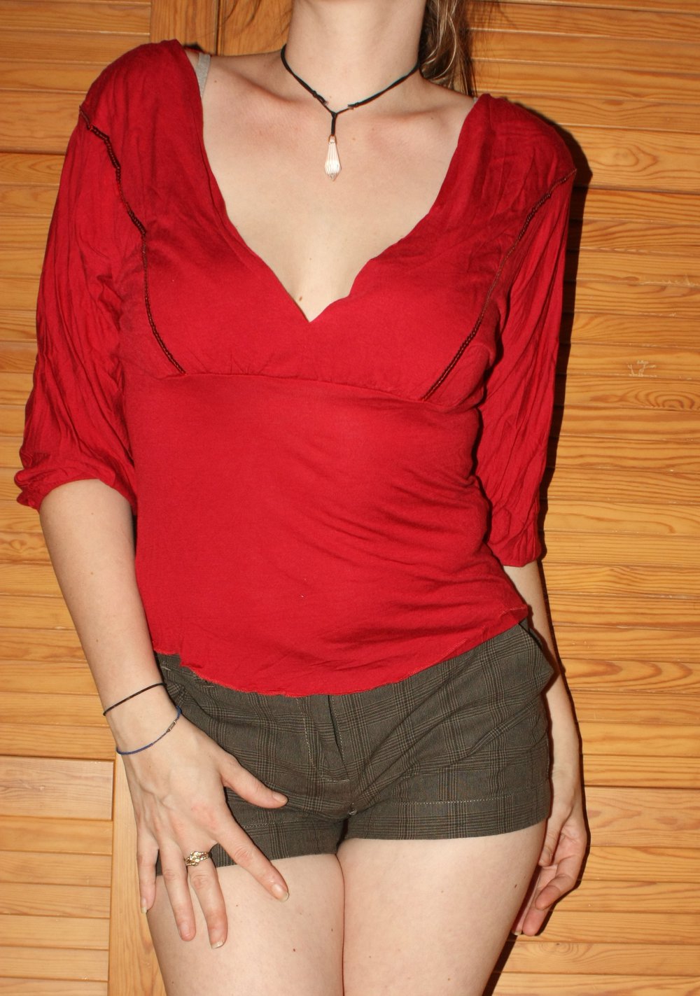 3/4 Arm Top / Shirt, rot, Pailletten, unten enger oberhalb im Brustbereich lockerer sitzend