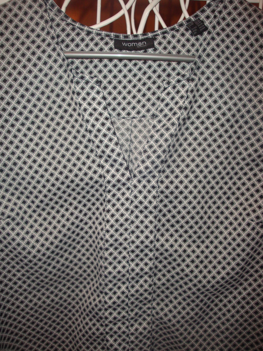 schwarz-weißes Blusenshirt