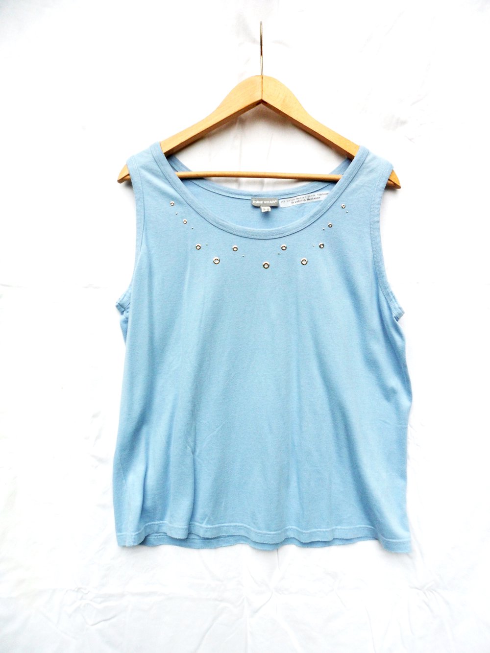 Hellblaues Twinset mit Metallic Details