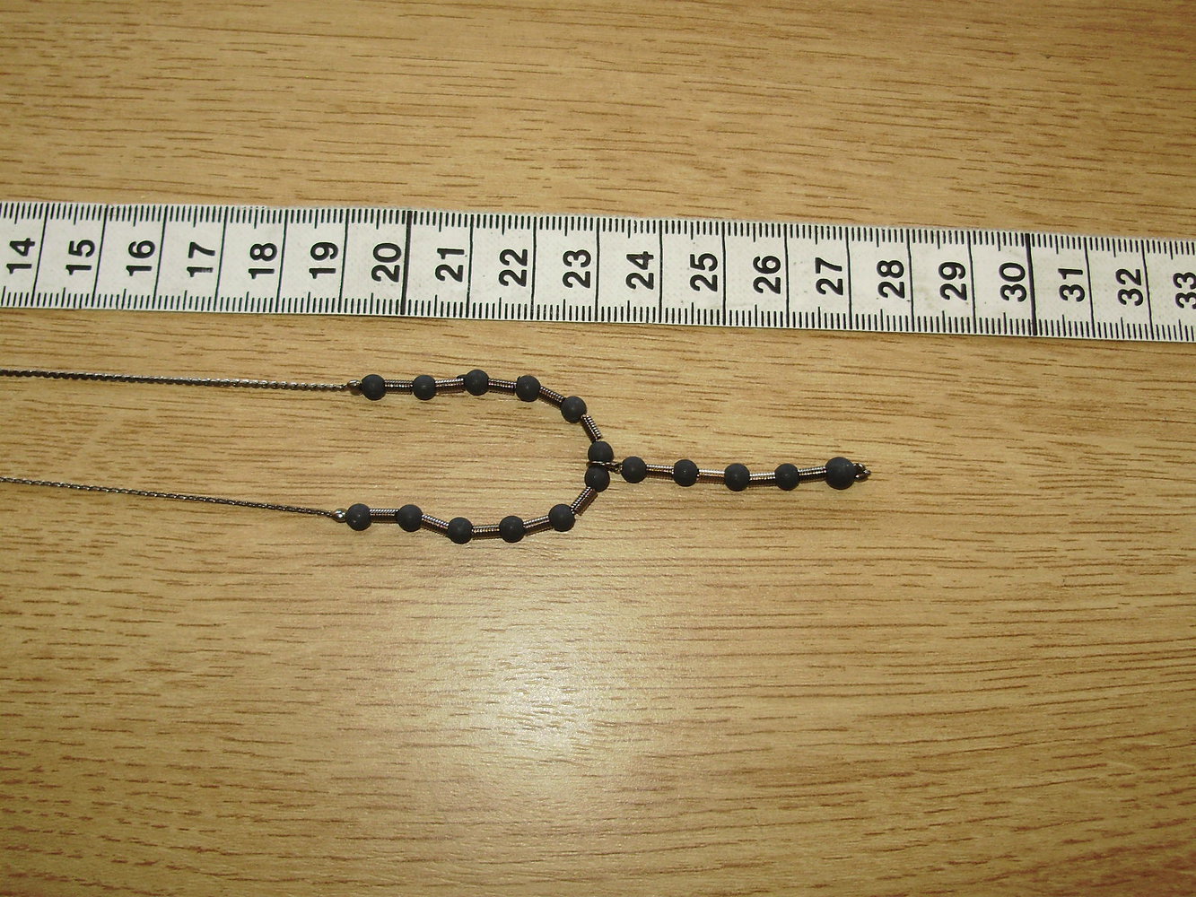 Kette Collier silbern filigran mit kleinen schwarzen Perlen 48 cm + 4 cm NEU