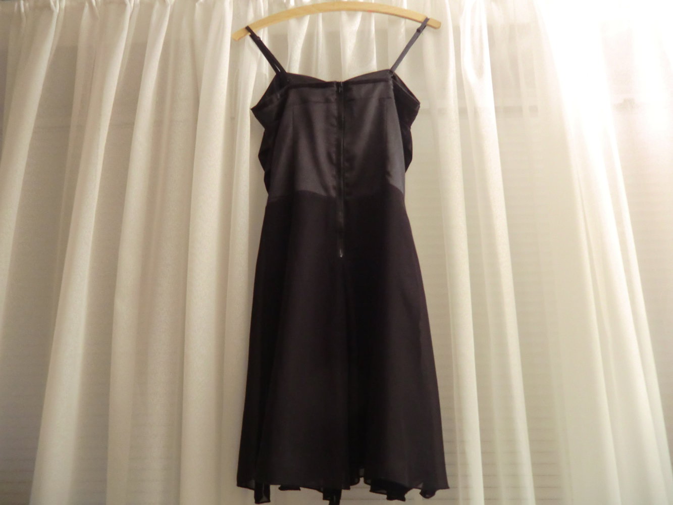 Schwarzes Kleid mit Spaghettiträgern Gr. 36