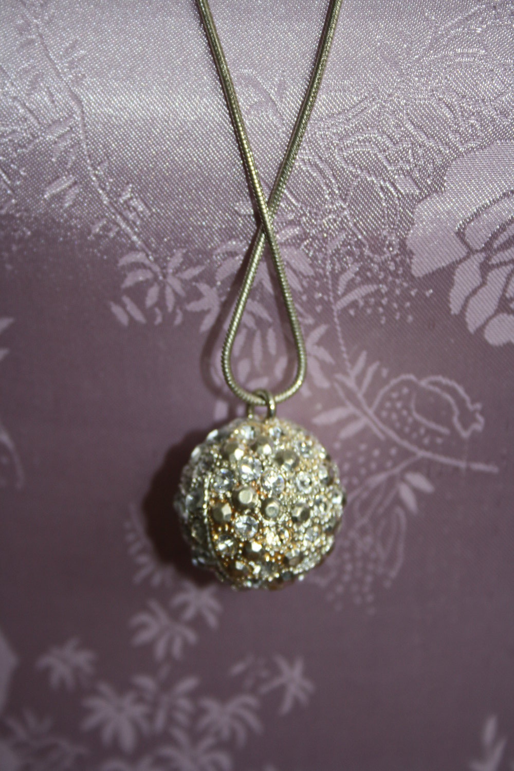 * lange Kette silber Kugel Glitzersteine