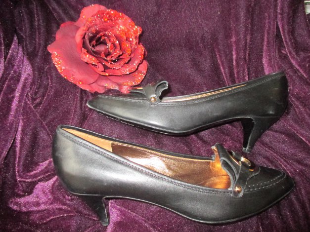 NEUw * Echt Leder * High- Heels * Pumps * Loafer * Schuhe mit Gold- Akzenten 