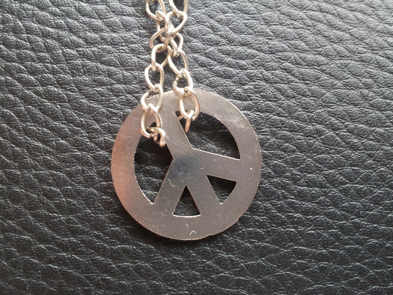  Modeschmuck lange Kette Peace Zeichen Anhänger NEU
