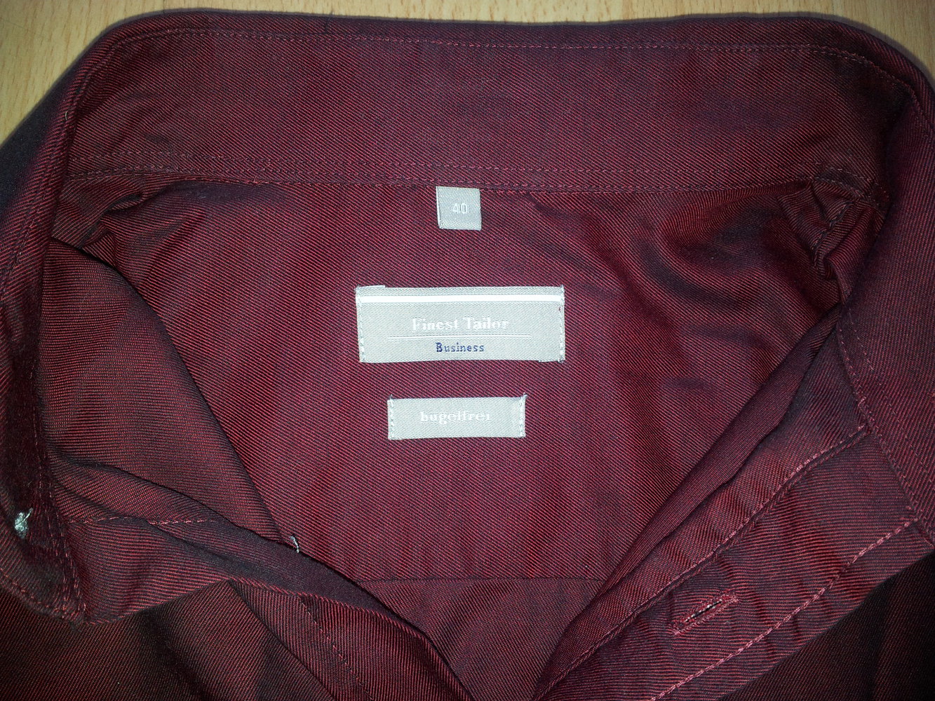 Bluse Hemd rot schimmernd schwarz bügelfrei neuwertig