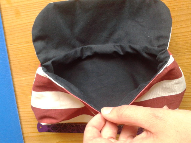 Kosmetiktäschchen, Clutch, rot, weiß, schwarz, DIY, selbstgenäht, selbstgemacht, Streifen