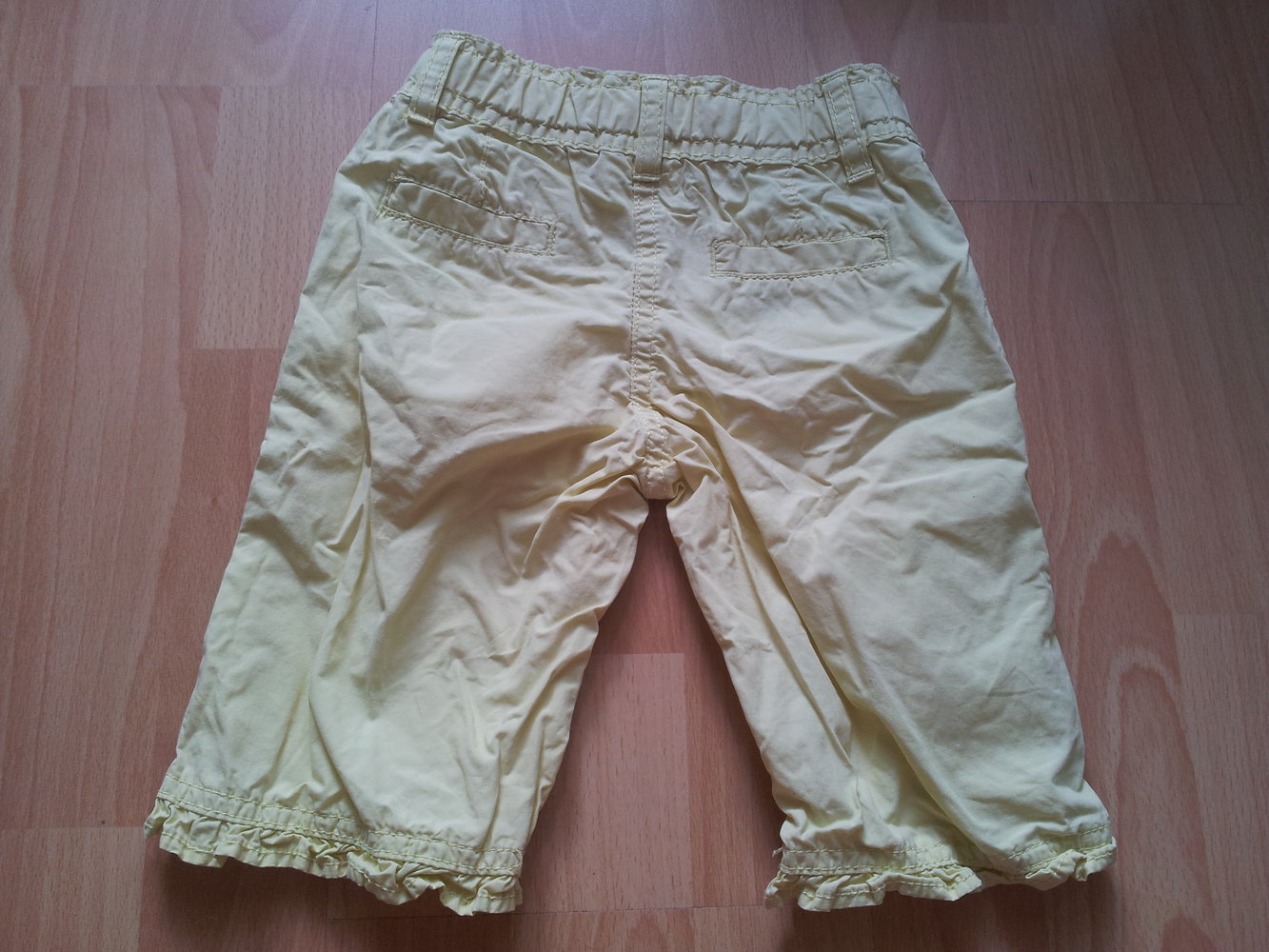 kurze Hose gelb NEU 