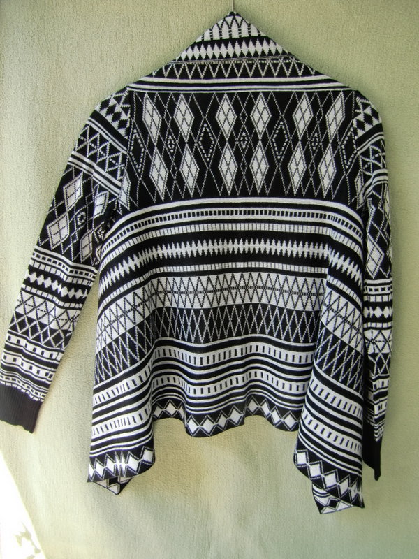 Offener Cardigan mit Ethno-Muster, schwarz-weiß, Gr. S