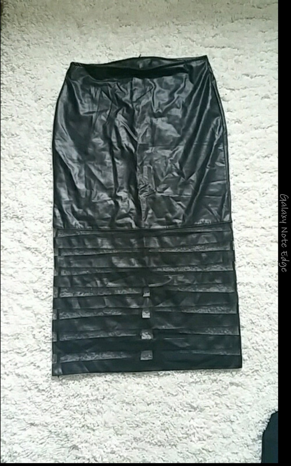 Schwarzer Rock Lederoptik