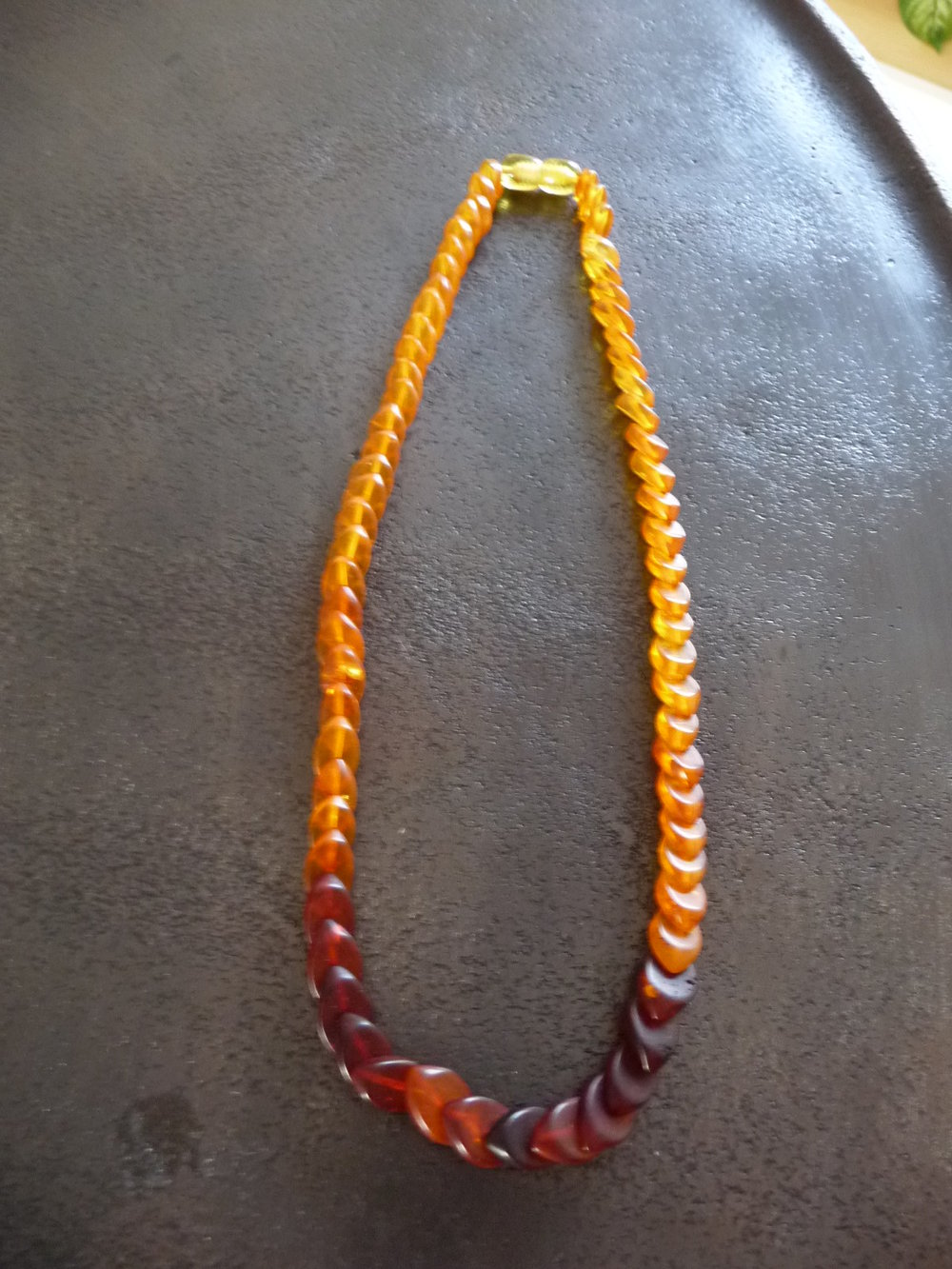  Bernsteinkette, modern, zeitlos, wie neu, ohne Metall 