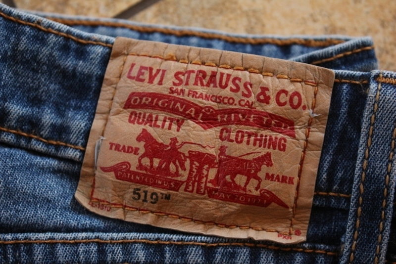 Levis Levi Strauss Jeans 519 low flare blau 30/32