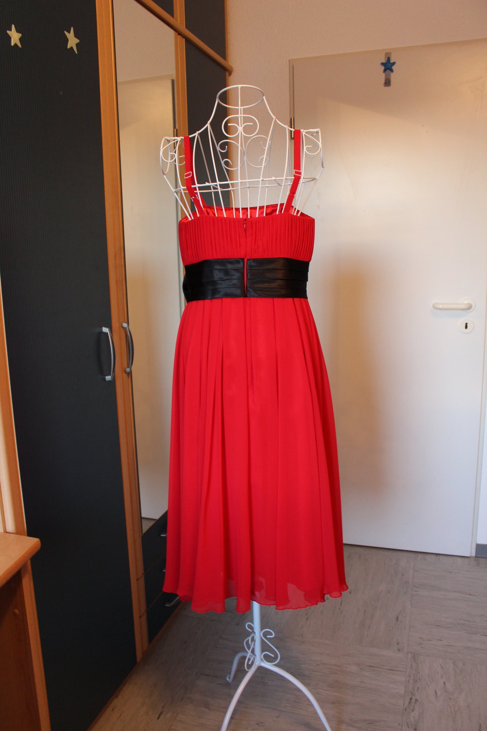 86. Wunderschönes Coctailkleid von Heine, knielang, Gr. 34