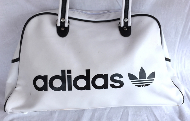 Schwarz weiße adidas tasche on sale