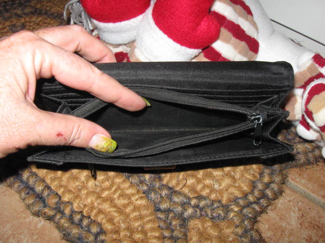 *** Geräumige Geldbörse ***