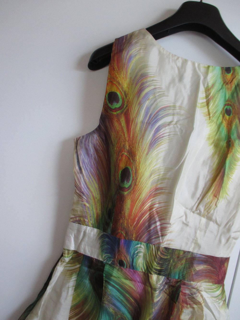 Uttam London; Boutiqueware,  ausgefallenes Seidenkleid  ( 100 % Seide!) mit Pfauenfeder Print, Gr. 34 , Kalla, Marie Dress, Neu mit Etikett