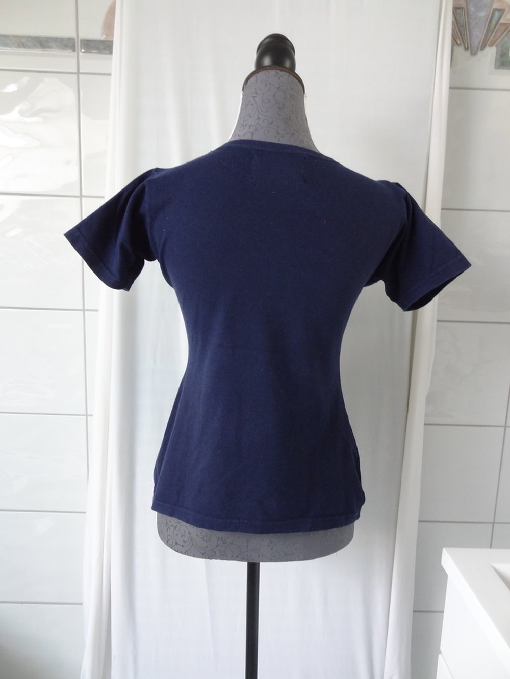 Dunkelblaues T-Shirt mit Blümchen Blumen Gr. 164